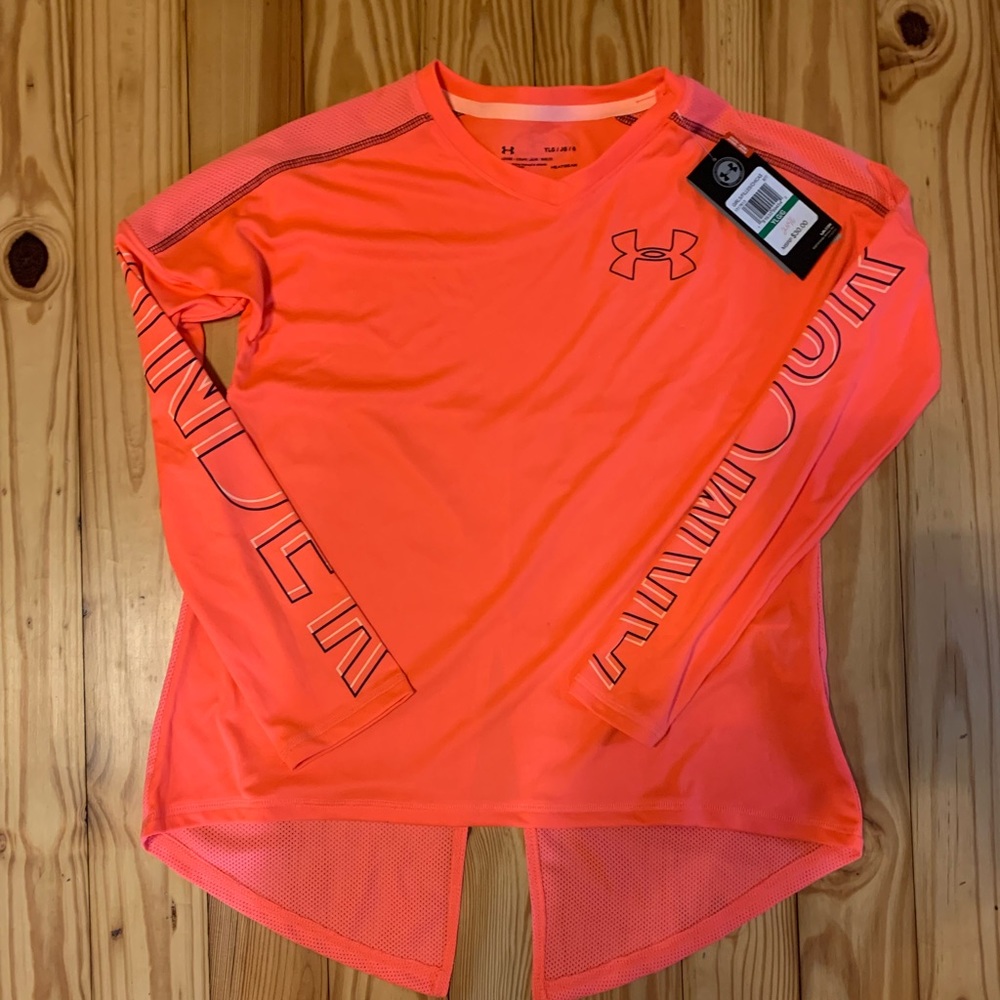 Under armour girls large shirt
